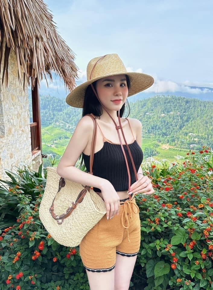 SET ĐI BIỂN, SET 2 MÓN ÁO CROPTOP LEN 2S PHỐI QUẦN ĐÙI CỰC XINH IU