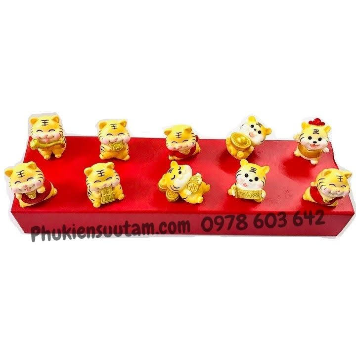 Tượng Nhựa Con Cọp Cute Dễ Thương , Dùng để trưng bày trên bàn sách, bàn làm việc, xe oto, kích thước 4 x 3.5cm, màu vàng - TMT Collection - SP005465