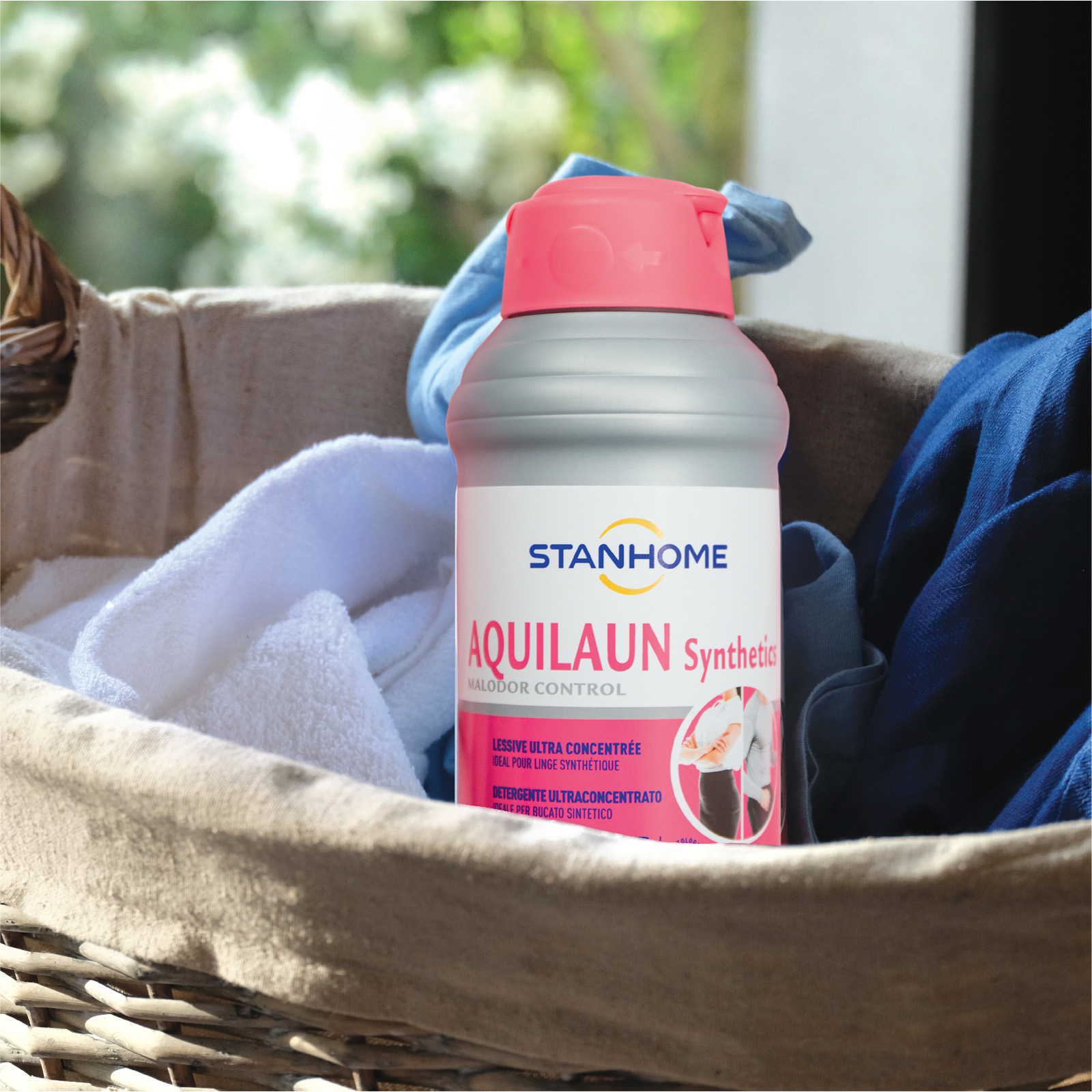 Nước giặt đậm đặc khử mùi, giảm tĩnh điện cho quần áo Stanhome Aquilaun Synthetics 750ml