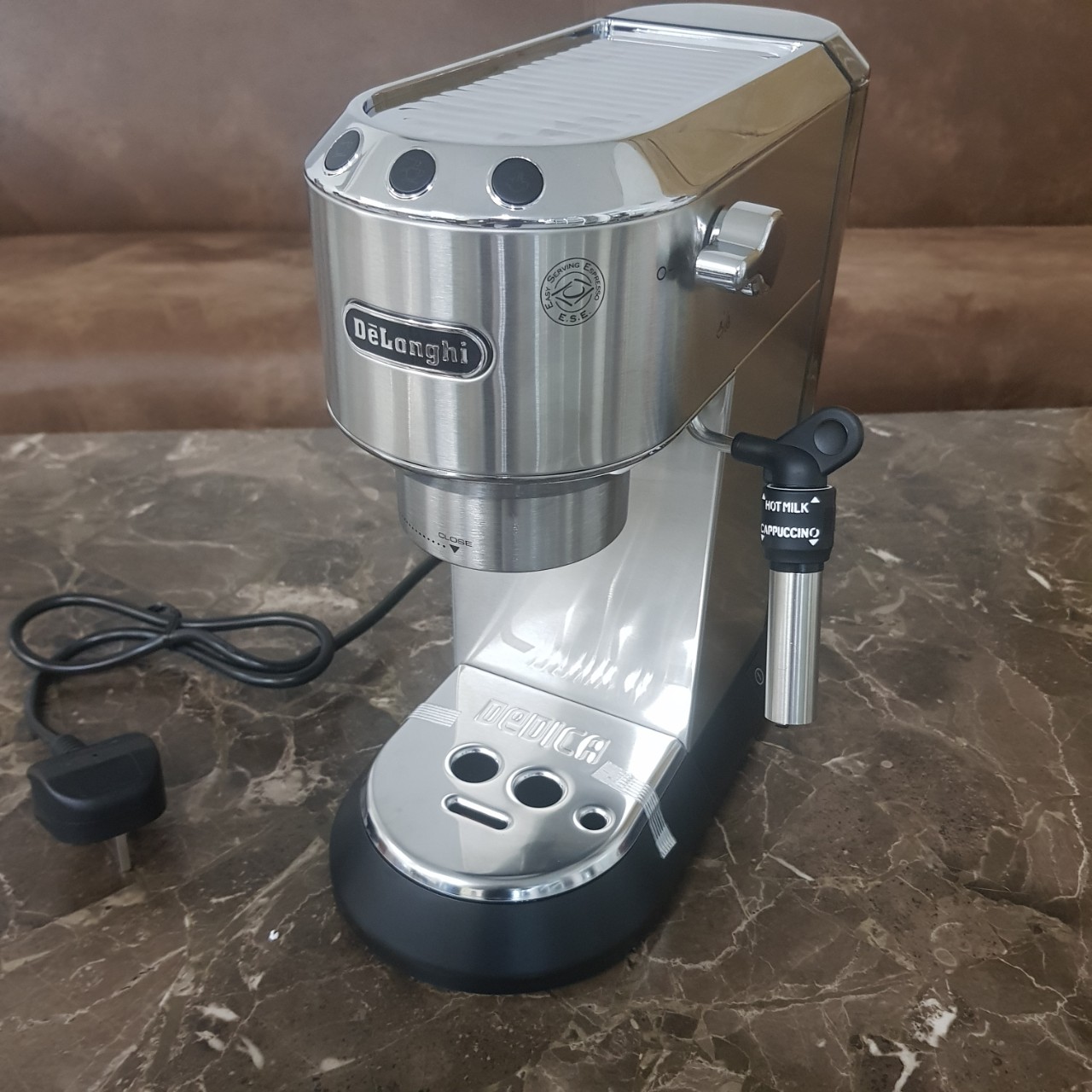 Máy pha cà phê thương hiệu Delonghi EC685.M công suất 1300W pha chế được Espresso, Cappuccino - Hàng Nhập Khẩu