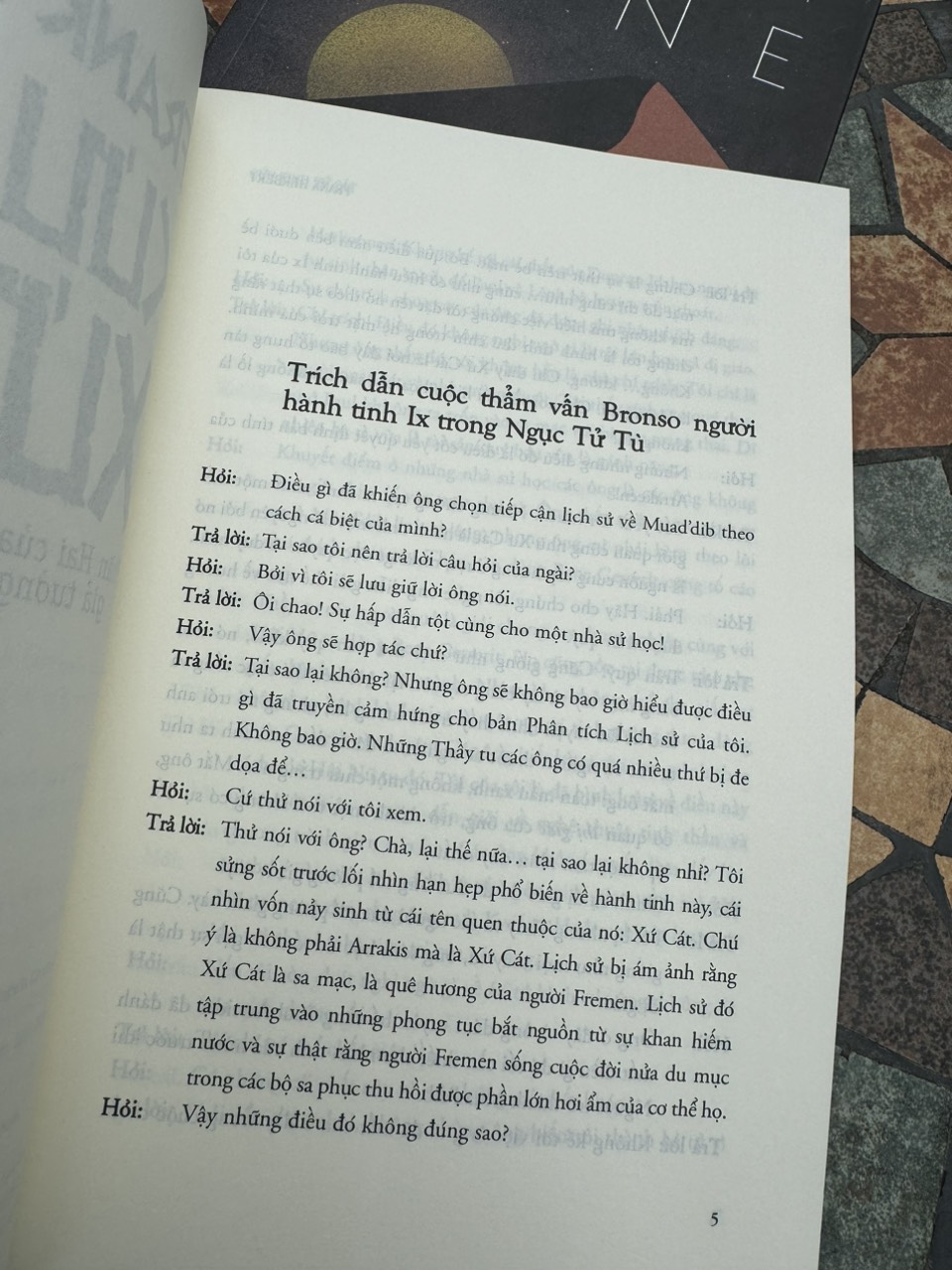 Combo Tiểu Thuyết Khoa Học Giả Tưởng best-seller: XỨ CÁT - DUNE PHẦN 1 + CỨU TINH XỨ CÁT - DUNE PHẦN 2 - Frank Herbert - Nhã Nam – NXB Hội Nhà Văn