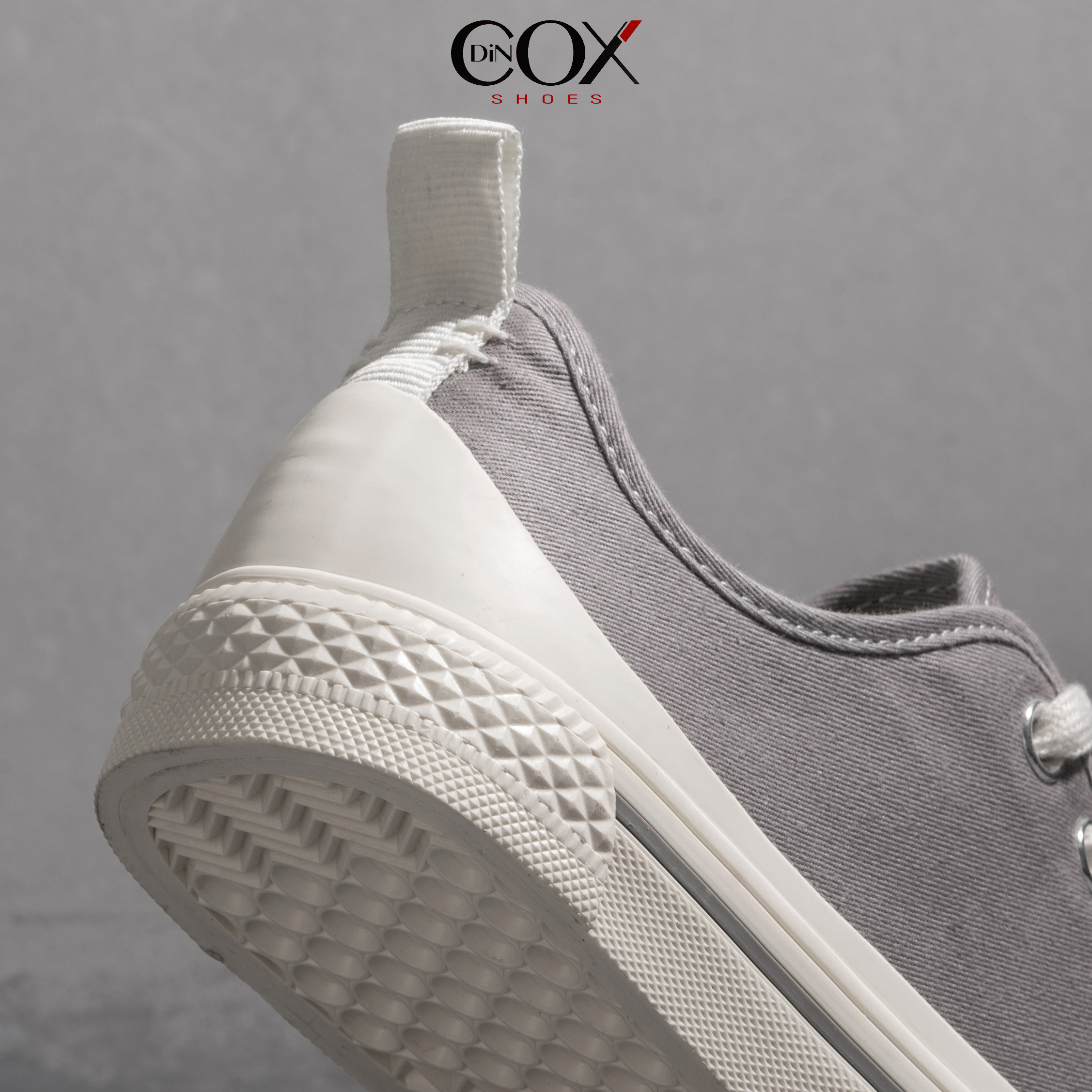 Giày Sneaker Vải Canvas Unisex C20 Grey Dincox Sang Trọng Tinh Tế Đơn Giản