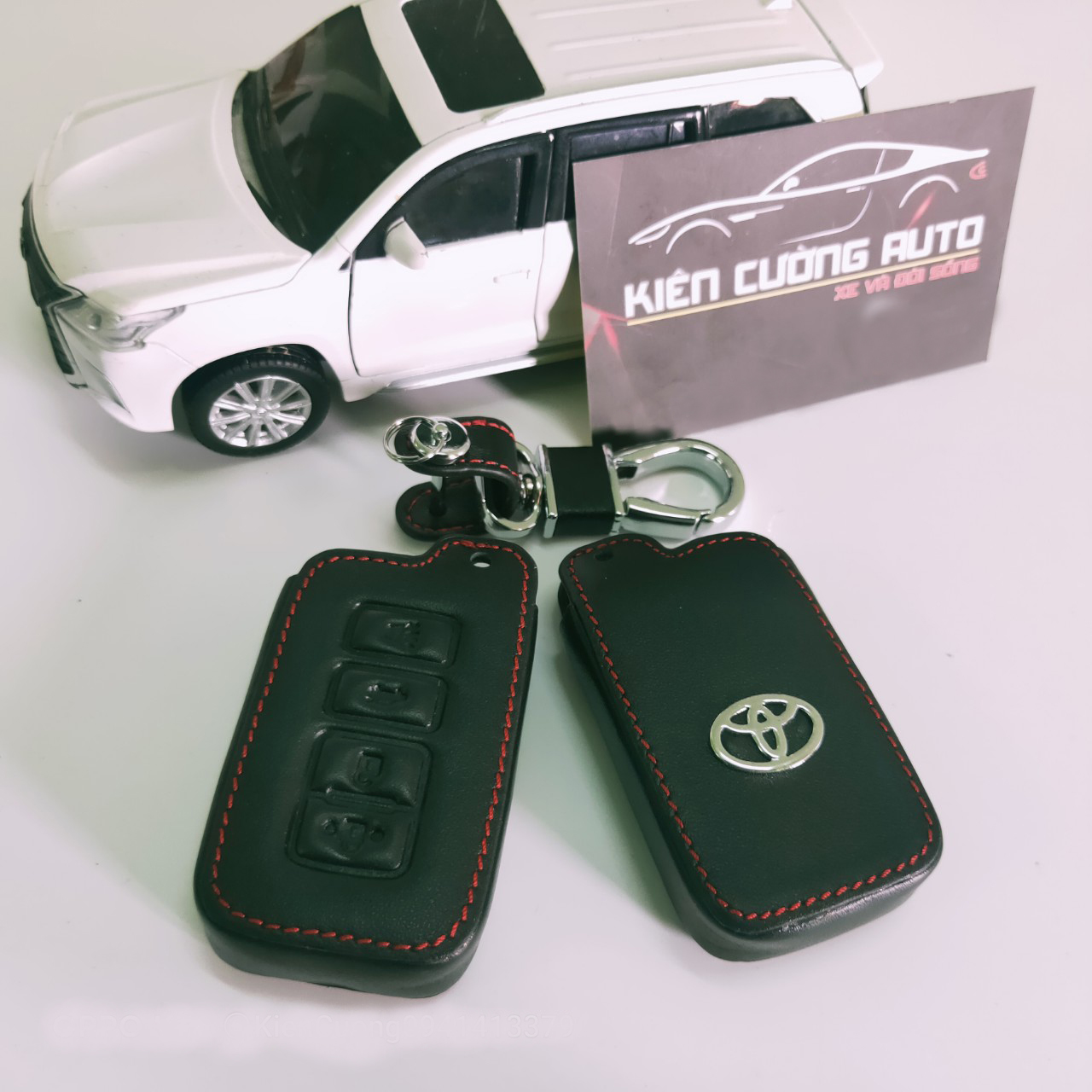 Bao da Chìa Khóa ô tô kèm móc khóa Xe Toyota Camry , Altis - Mẫu Chìa Thông Minh