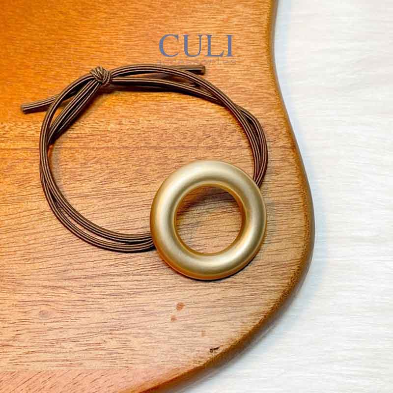 Cột tóc hình vuông - tròn xinh xắn cho nữ