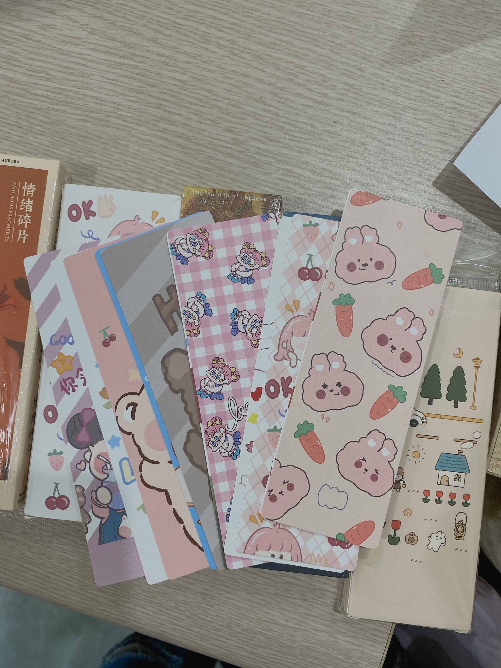 Con Mồi Hoa Lệ (Tặng Bookmark)