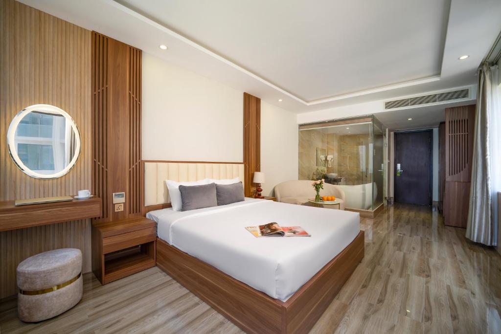 Combo 3N2D KS 7 Seven Sea Đà Nẵng 4 Sao: VMB khứ hồi Hà Nội - Đà Nẵng + Phòng Tiêu Chuẩn + Ăn sáng