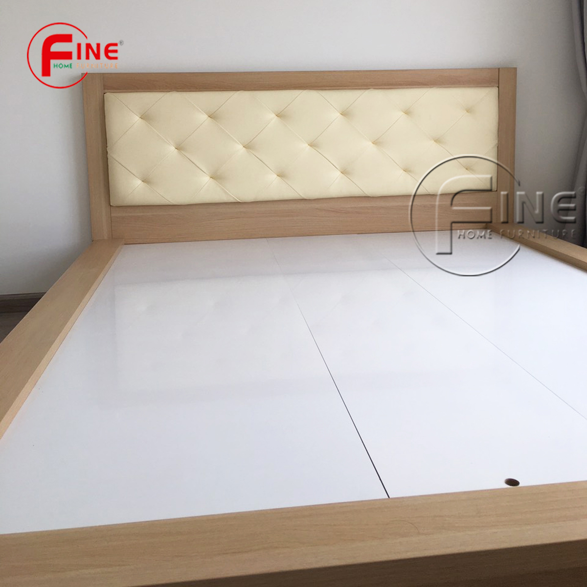 Giường Phong Cách Nhật Bản có ốp nệm đầu giường sang trọng FINE FG217 Kích thước 1m4