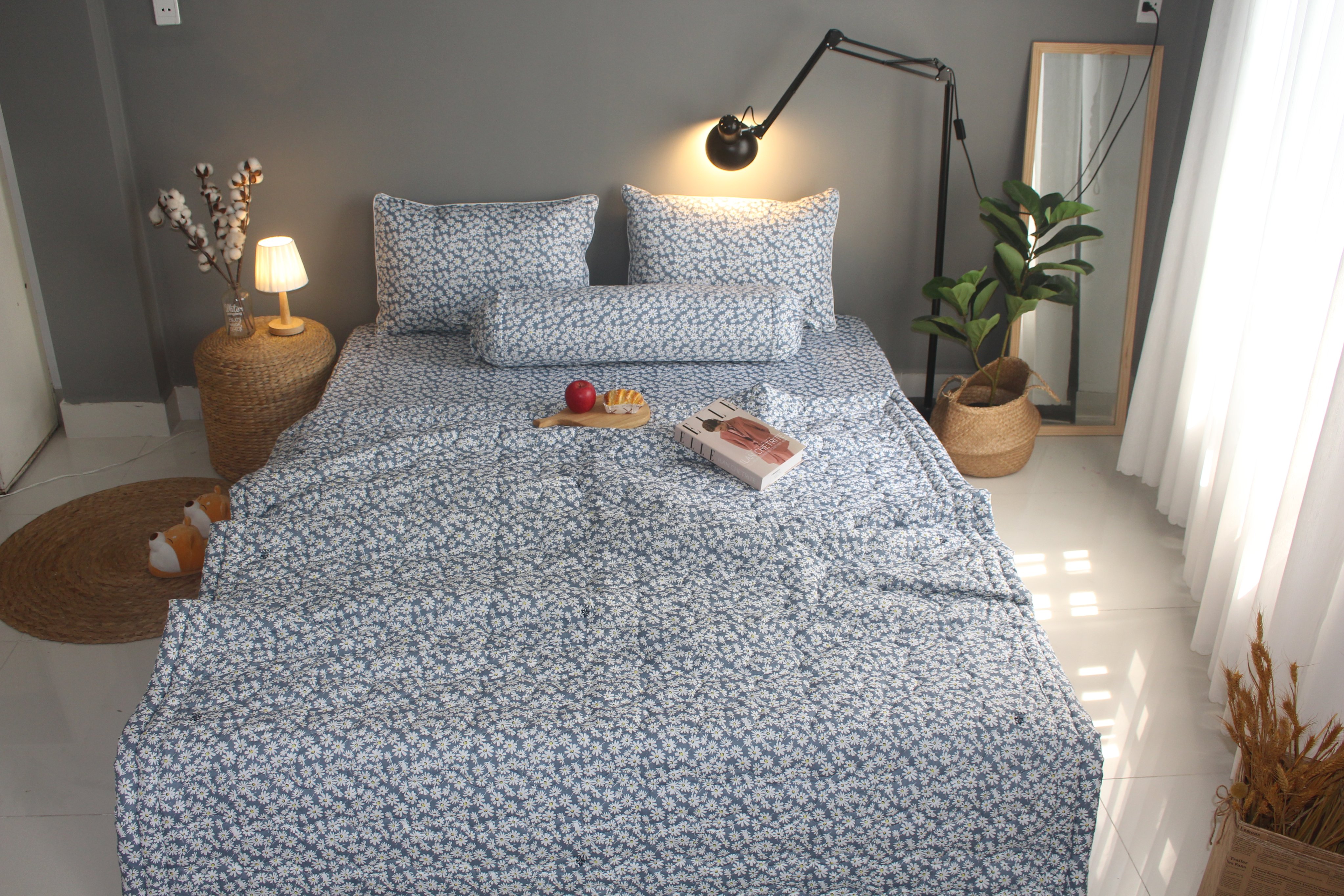 Bộ drap gối KHA LY - 100% cotton thiên nhiên - VN322 Cúc Họa Mi Xám Nhạt Vải dày dặn mát mẻ siêu thấm mồ hôi