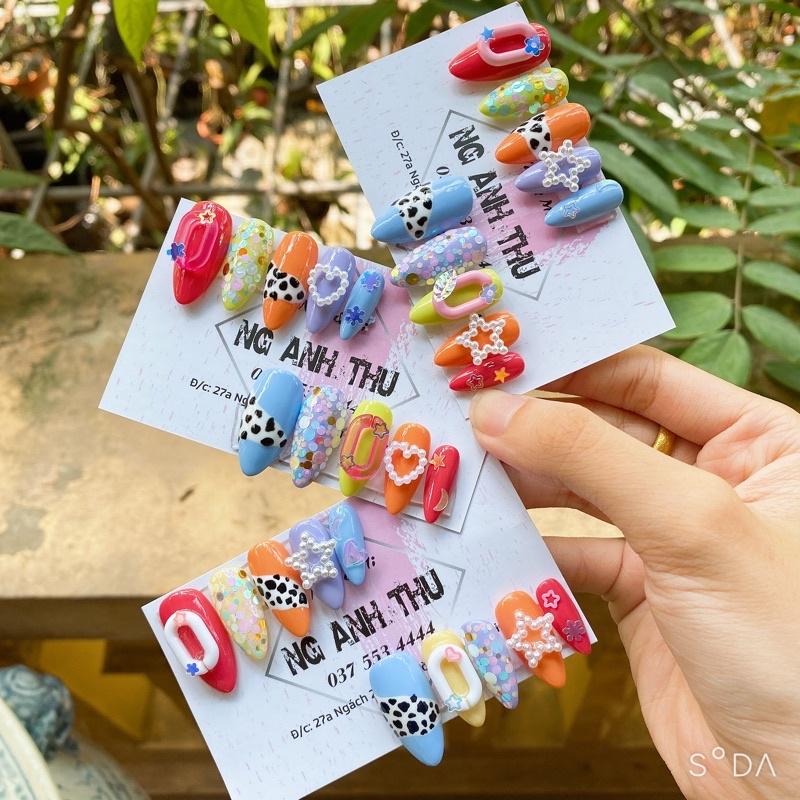 Móng giả thiết kế -ghim nổi