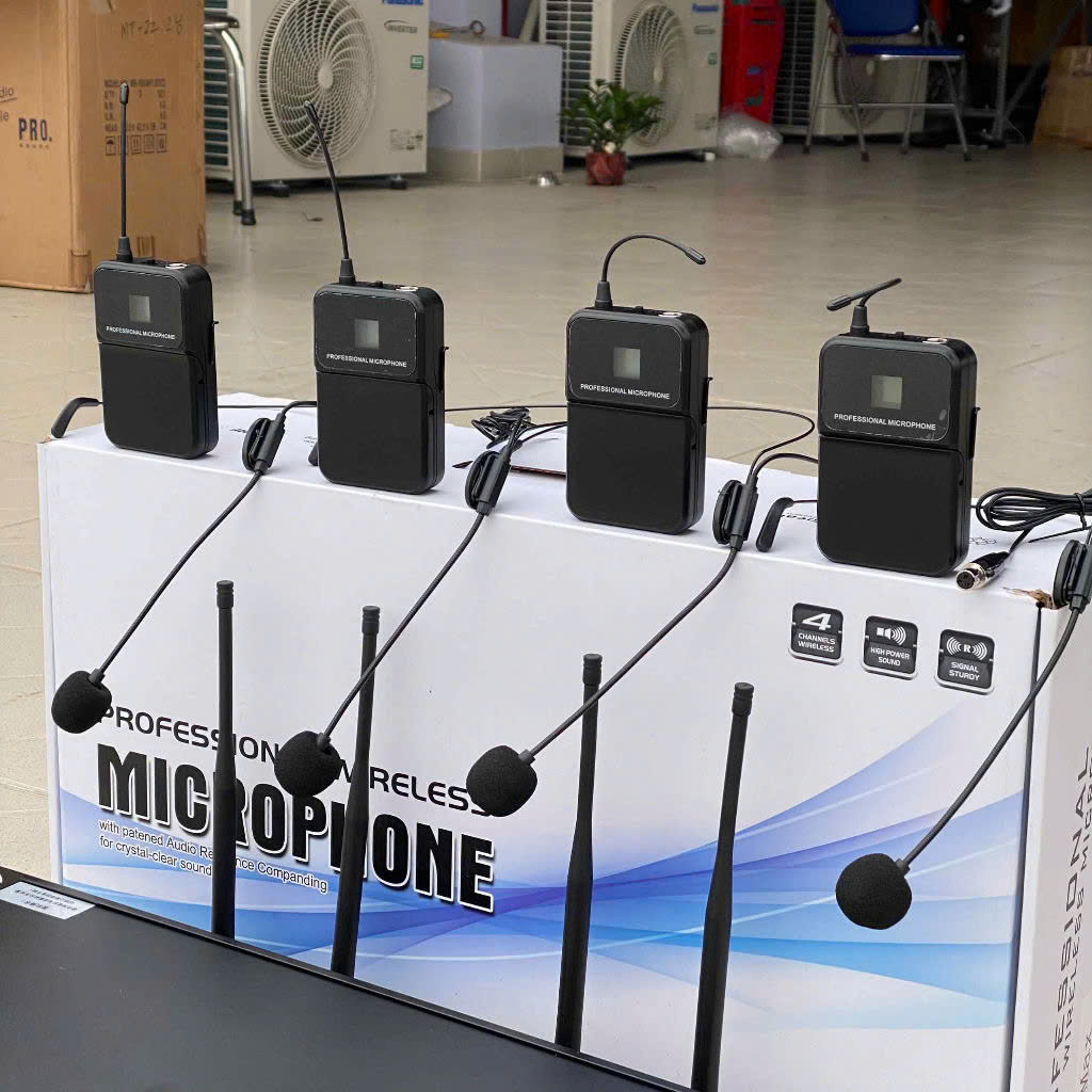 Micro Đeo Tai Đầu Thu MTMAX AKM44 PLUS – Kèm 4 Micro Đeo Tai, Khả Năng Thu Phát Đến 120m Bảo Hành 12 Tháng Thiết Kế 4 Kênh Tần Số Độc Lập, dùng âm thanh sự kiện, trường học hàng nhập khẩu