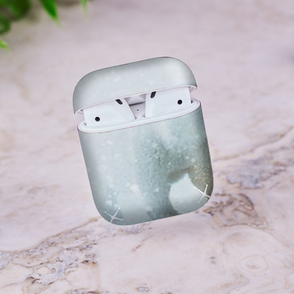 Miếng dán skin chống bẩn cho tai nghe AirPods in hình gấu trắng - GSM042 (bản không dây 1 và 2)