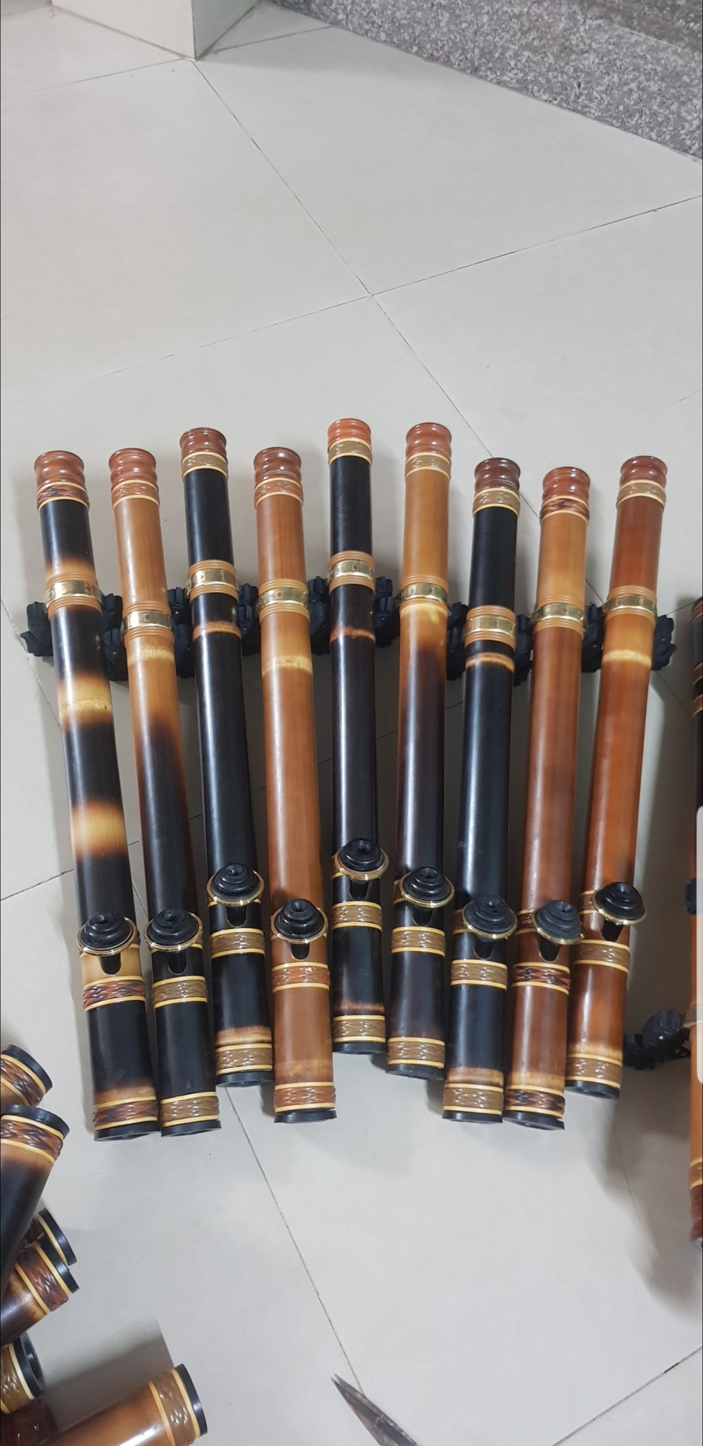 Điếu trúc đan 4 vòng mây miệng gỗ chống tràn dài 68cm