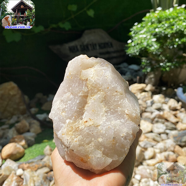 Viên đá thạch anh hồng thô biểu tượng của tình yêu và hạnh phúc - 1.5 Kg