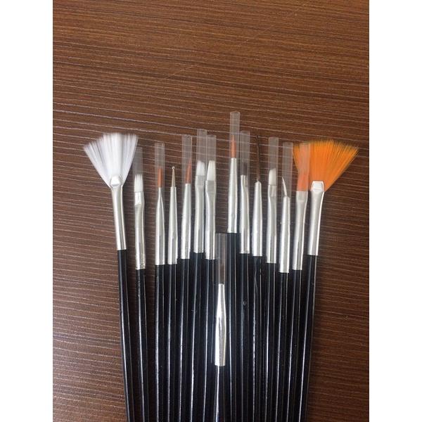 Bộ cọ tập vẽ móng cho học viên