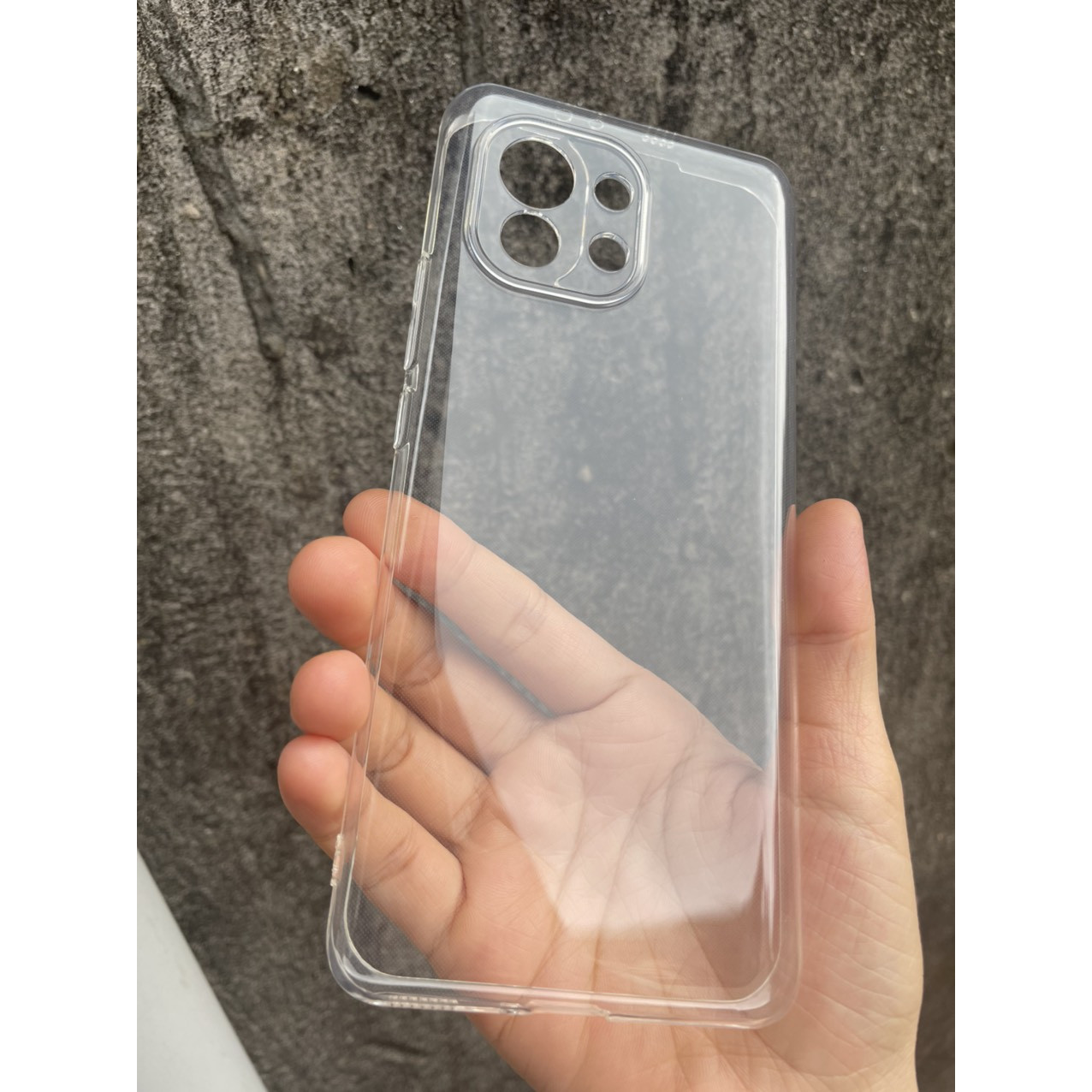 Ốp lưng silicon cho Xiaomi Mi11 - hãng Gor trong suốt có gờ bảo vệ camera Hàng nhập khẩu