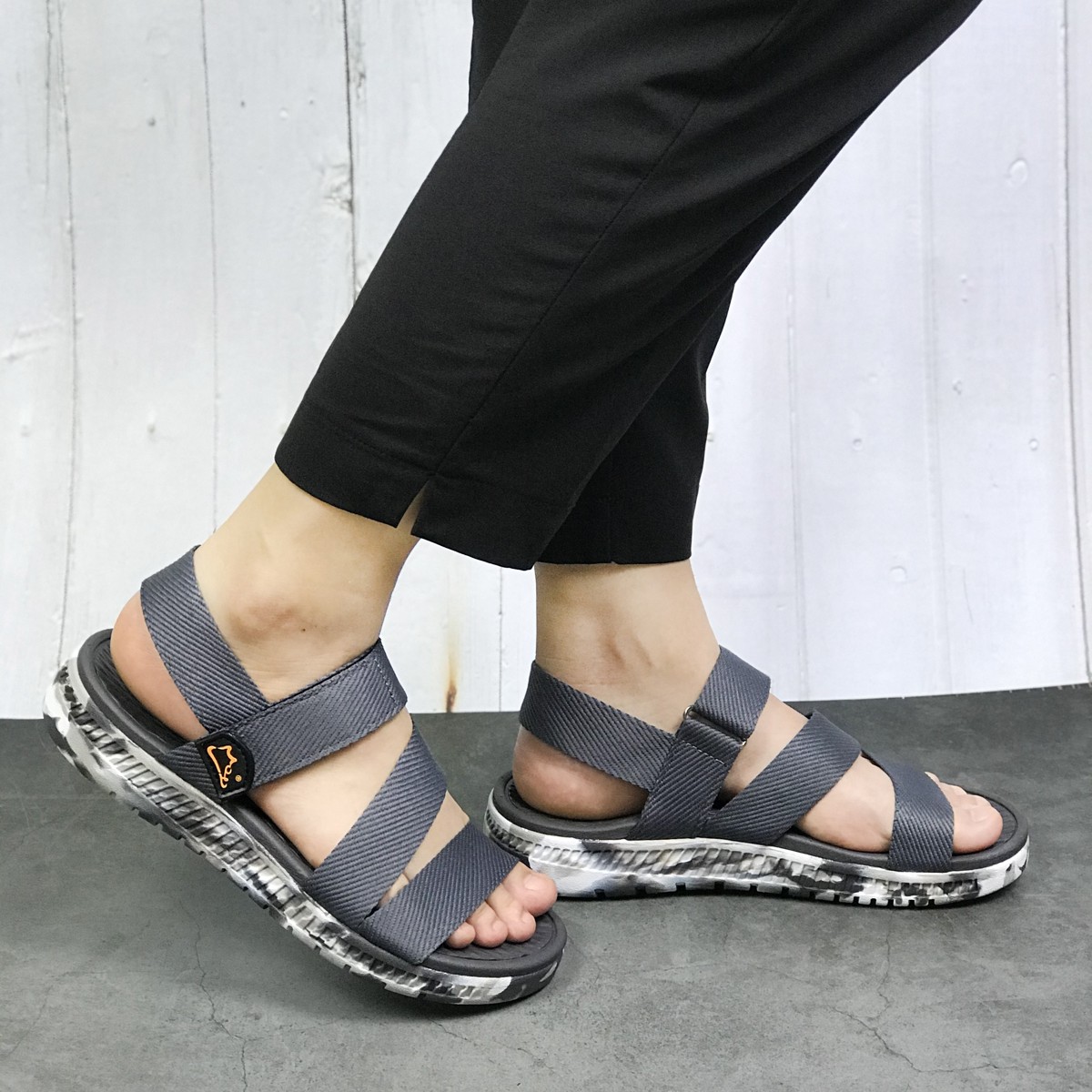 Giày sandal nam siêu nhẹ hiệu MOL thích hợp mang đi học MS2G2