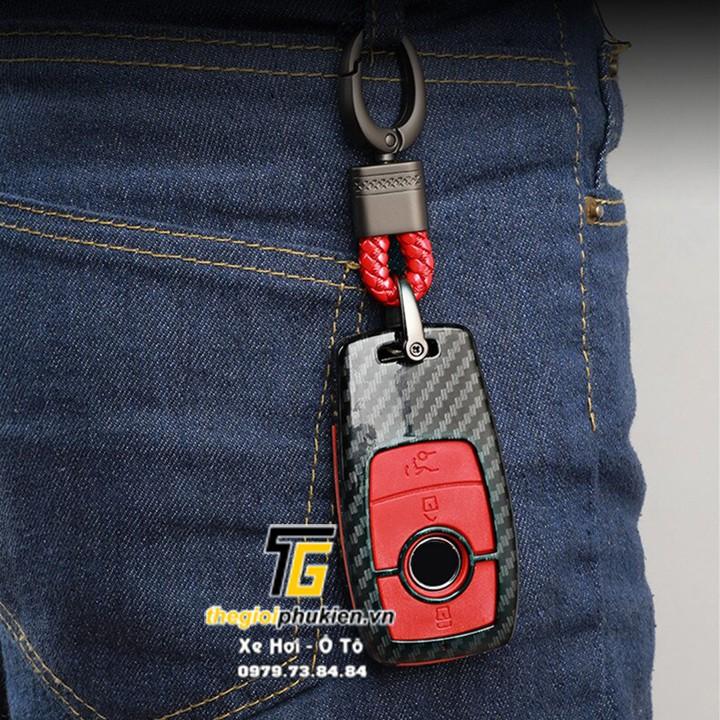 Ốp chìa khóa cho xe Mercedes E200, E250, E300 nhựa ABS vân carbon kèm móc đeo INOX sang trọng