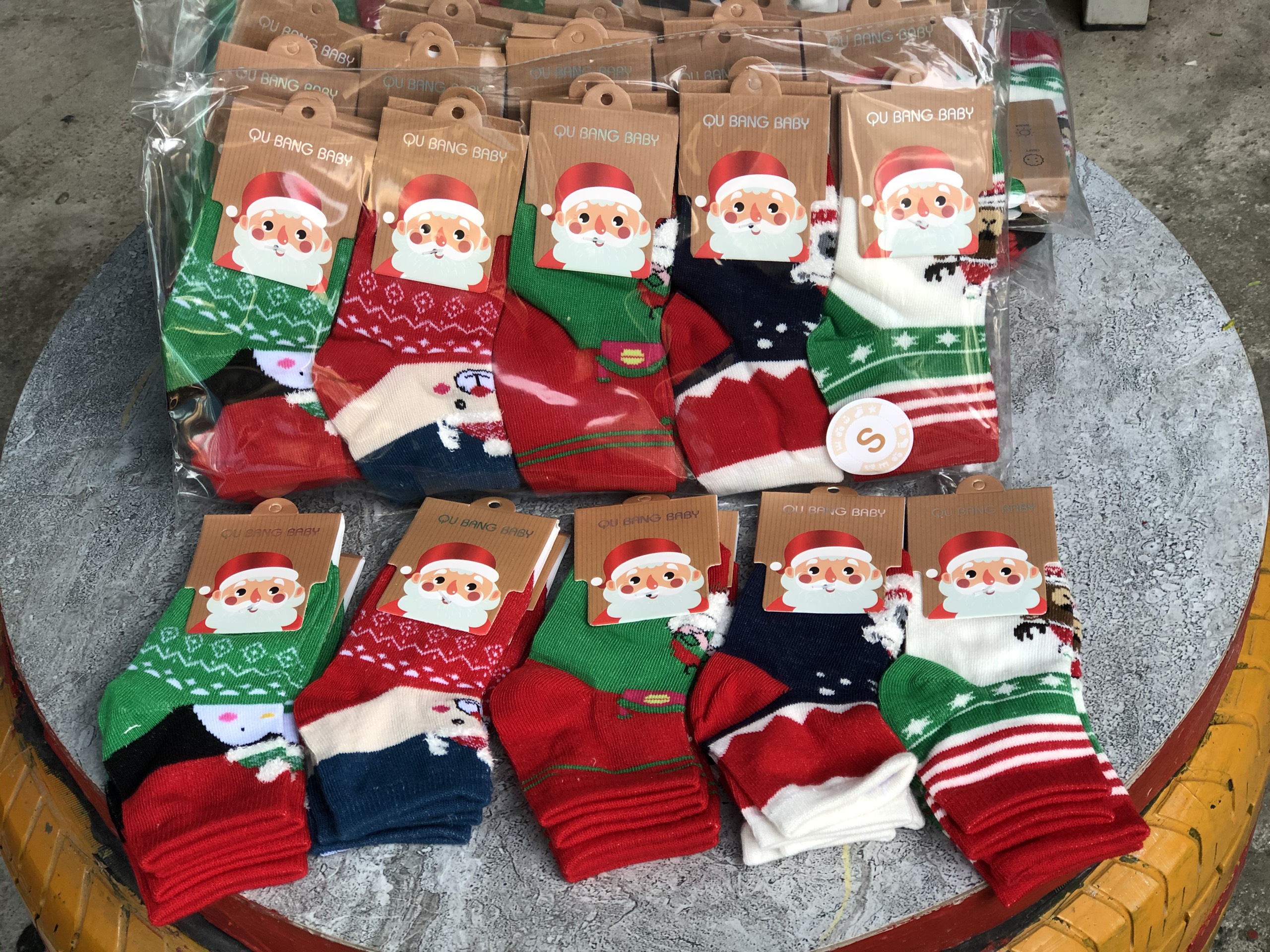 TẤT NOEL CHO BÉ Đôi tất noel giáng sinh an lành cho bé từ 3 tuổi đến 14 tuổi cực đẹp và bắt mắt
