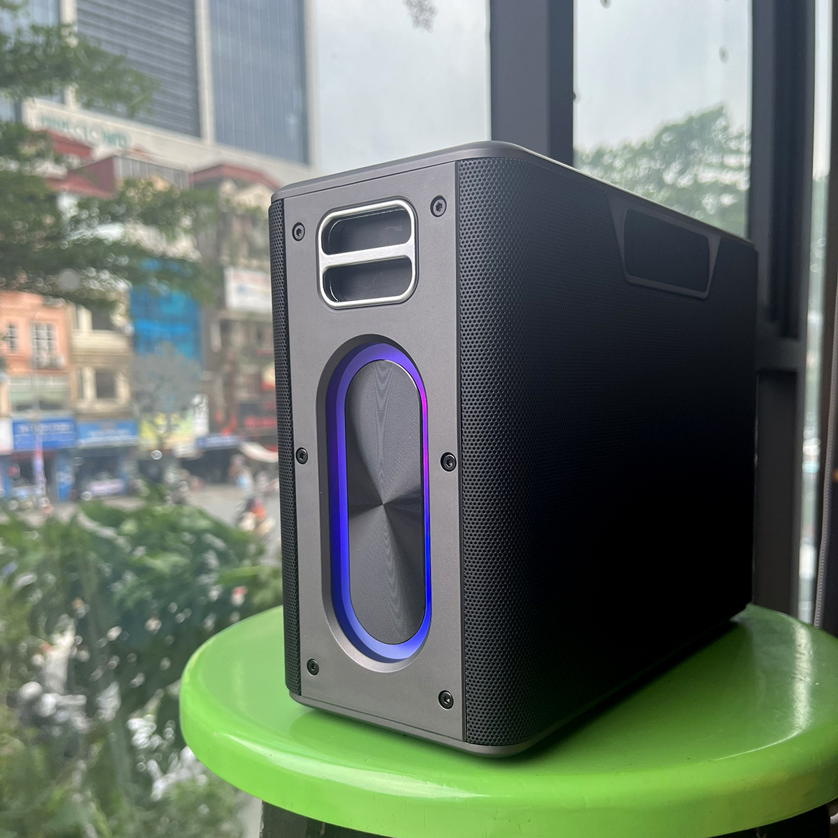 Loa Karaoke Bluetooth Remax RB-M51 Kèm 2 Micro không dây LED RGB hát Karaoke tại nhà, Âm thanh hay bass cực chuẩn - Hàng chính hãng