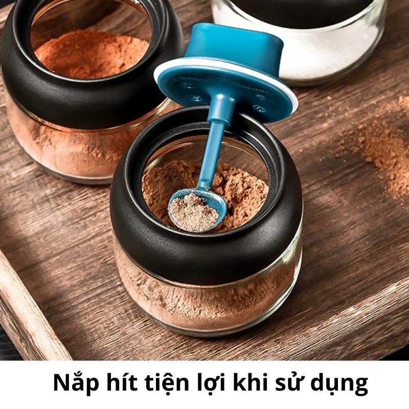Lọ đựng gia vị hũ thủy tinh có tay cầm dung tích 450ml kèm muỗng thìa cao cấp có nắp kín chống ẩm
