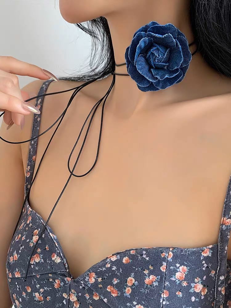 Vòng cổ chocker hoa jean cột nơ hottrend