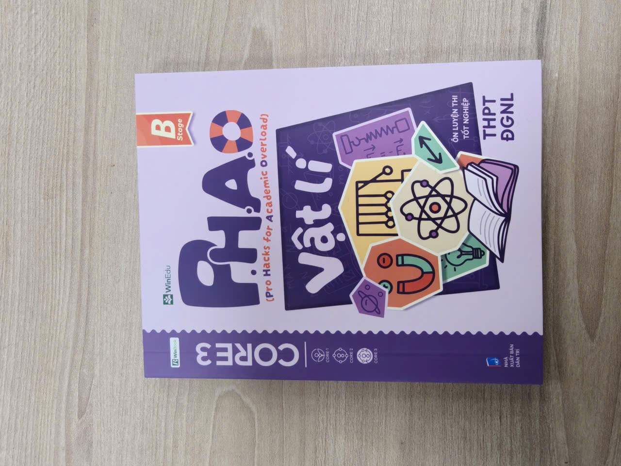 P.H.A.O (Pro Hacks for Academic Overload) Vật Lý Ôn luyện thi tốt nghiệp THPT ĐGNL - WinEdu