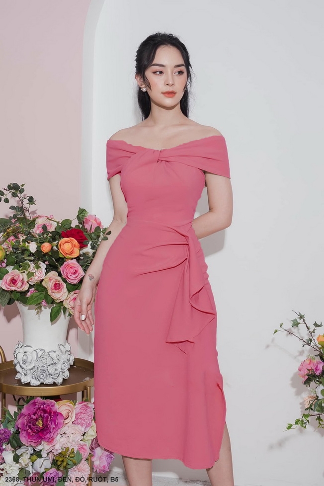 ĐẦM RỚT VAI XẺ LAI QUYẾN RŨ