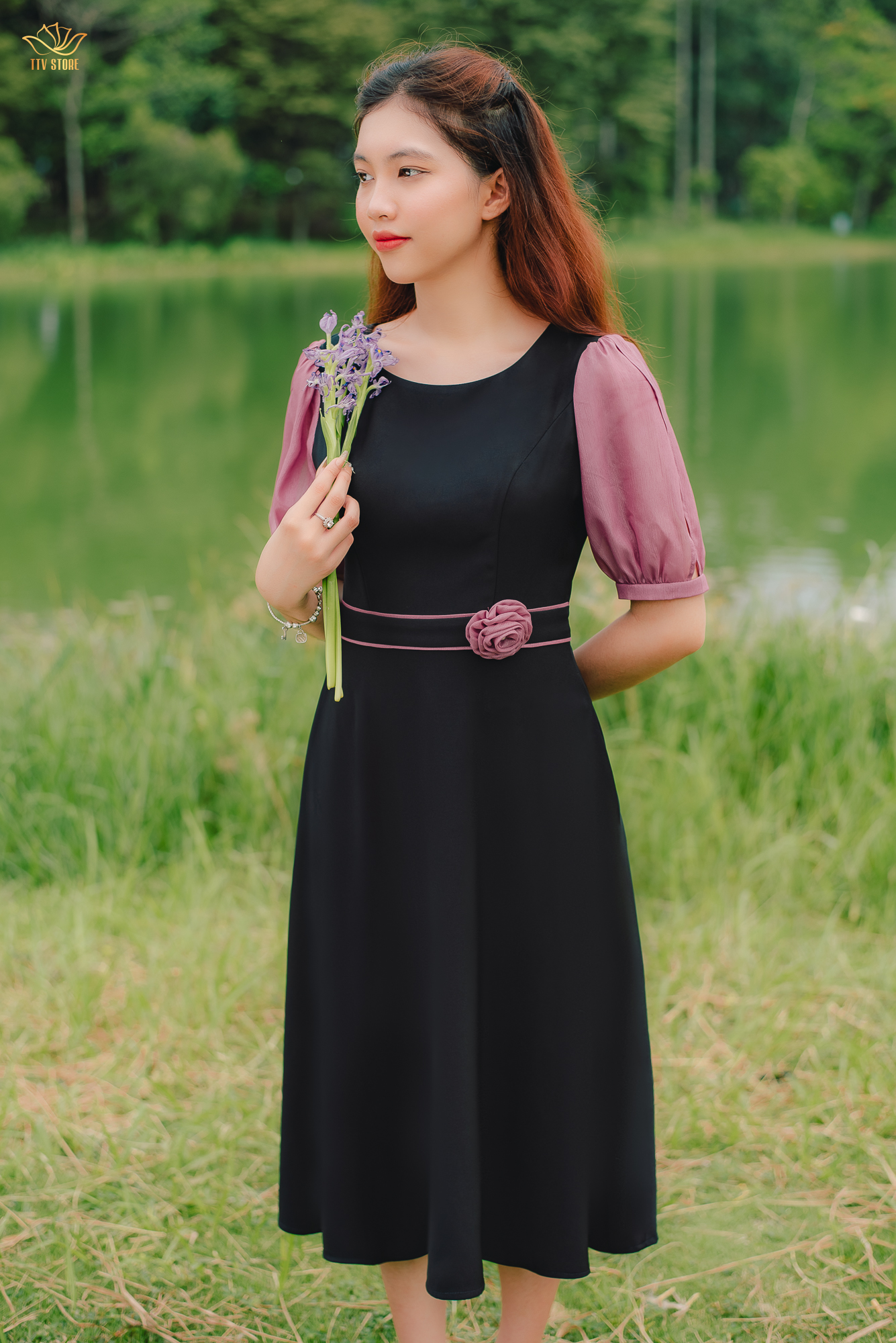 Đầm xòe thiết kế trung niên Cổ tròn tay lỡ màu Đen Hồng TTV STORE TTV1378#
