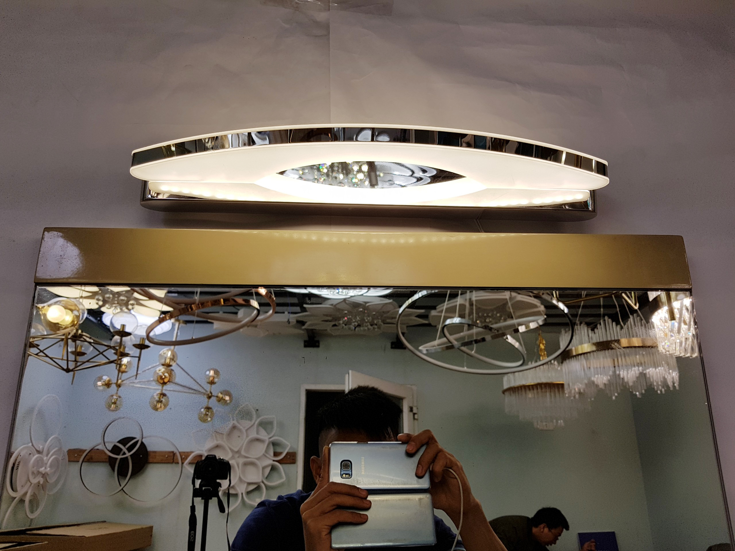 Đèn gương, đèn tranh trang trí phòng tắm hiện đại đẹp  - DG006