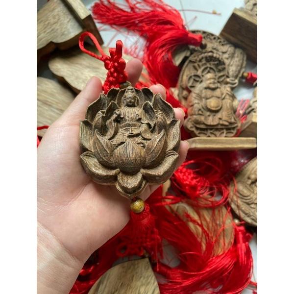 Tượng trầm hương treo ô tô