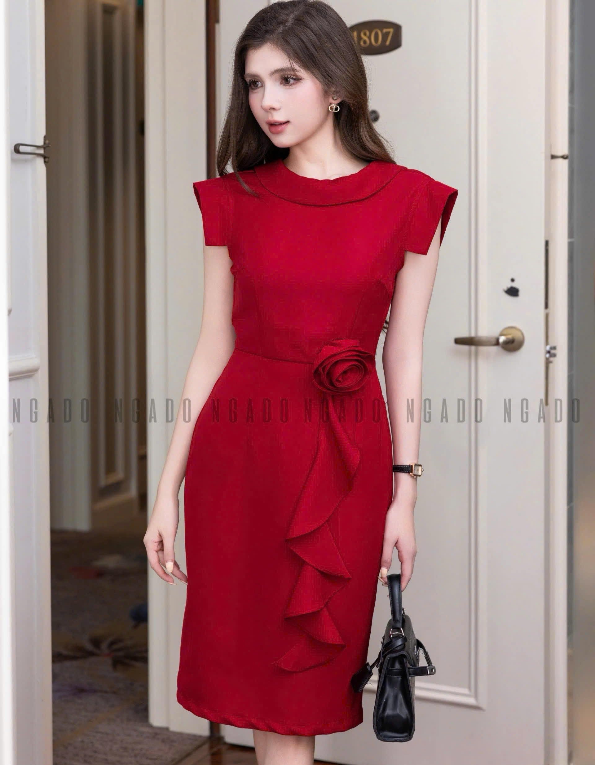 Đầm đỏ bút chì phối hoa NGADO , đầm nữ , đầm bút chì , đầm dự tiệc