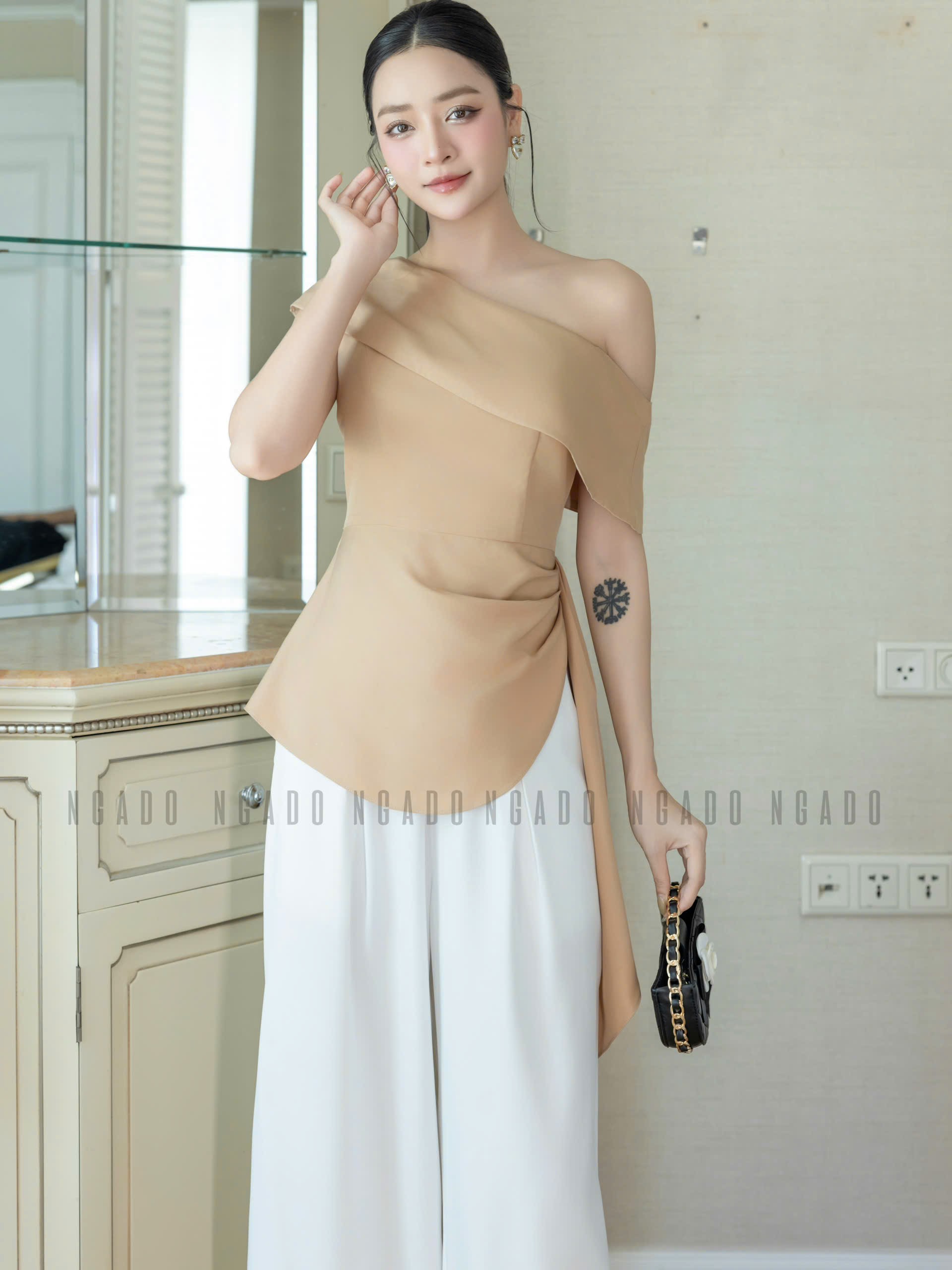 Set áo quần nude trắng lệch vai NGADO , set áo quần dài