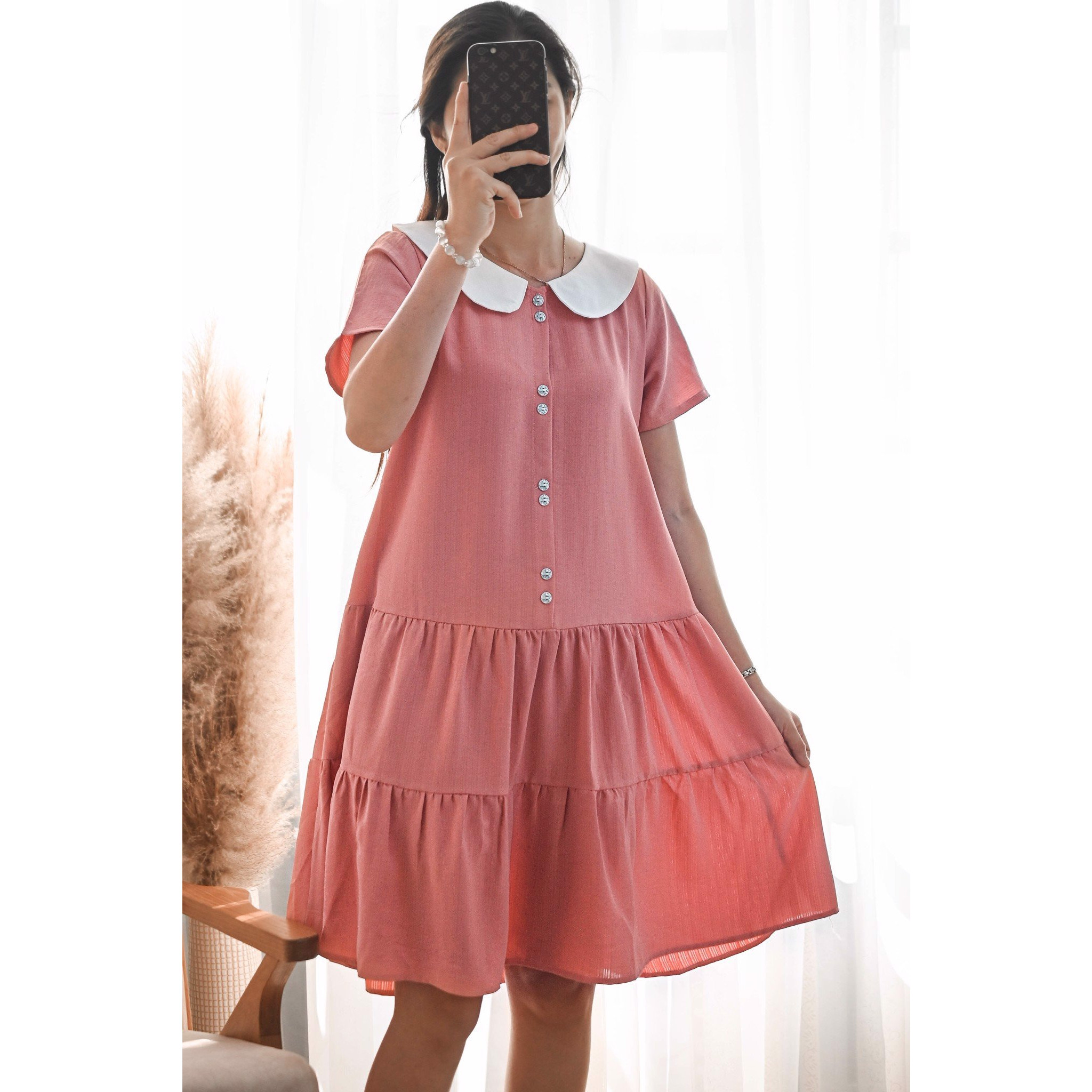 Đầm bầu nữ xinh xắn