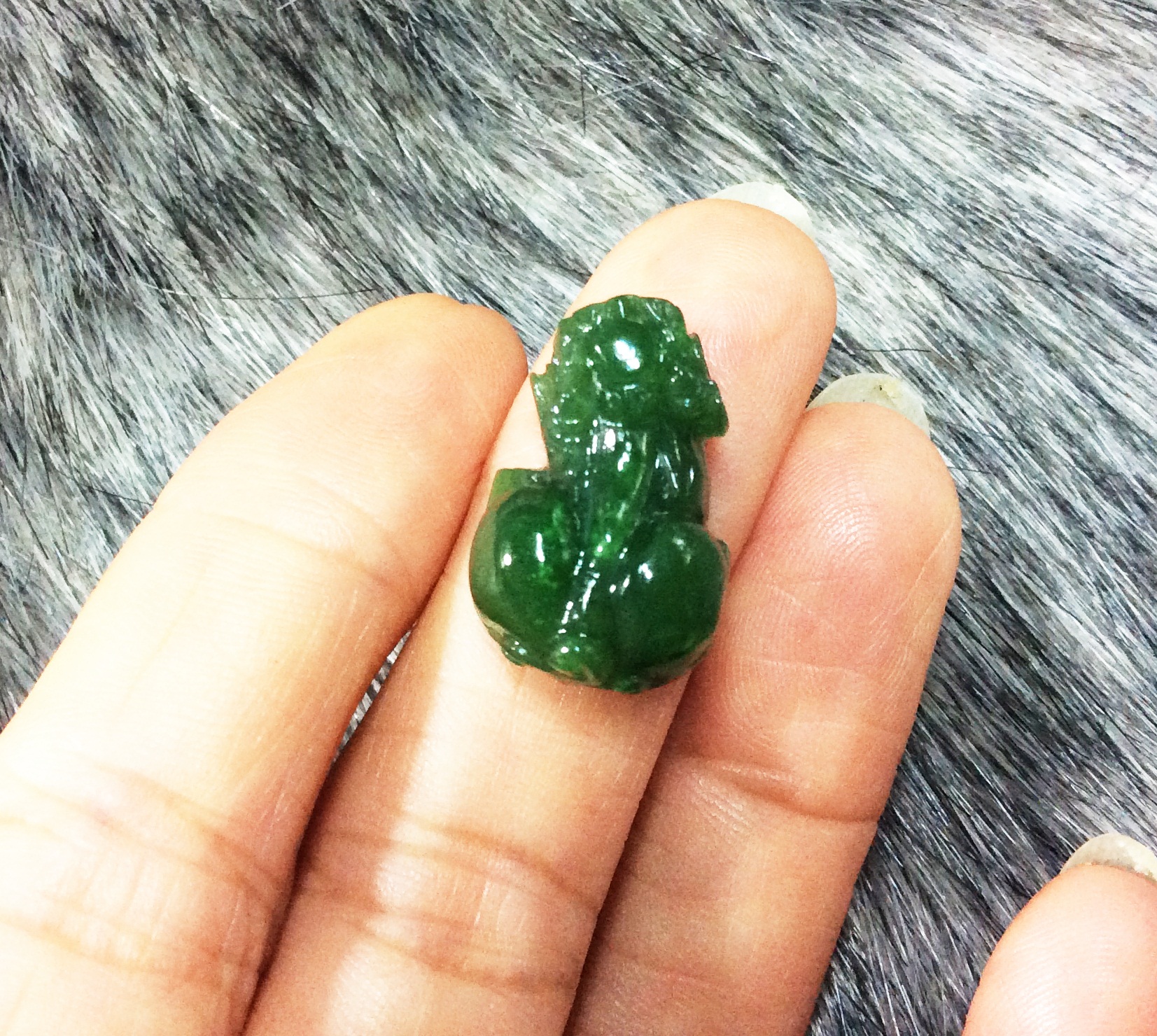 Tỳ Hưu đá Ngọc bích(Nephrite)