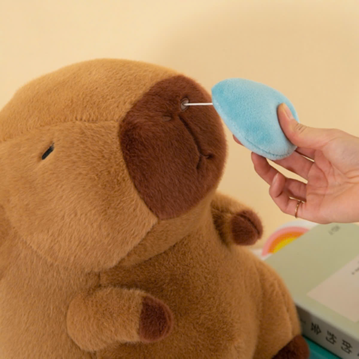 Đồ chơi thú bông hình Capybara 32cm VALUE TOYS B5-01 (mẫu ngẫu nhiên)