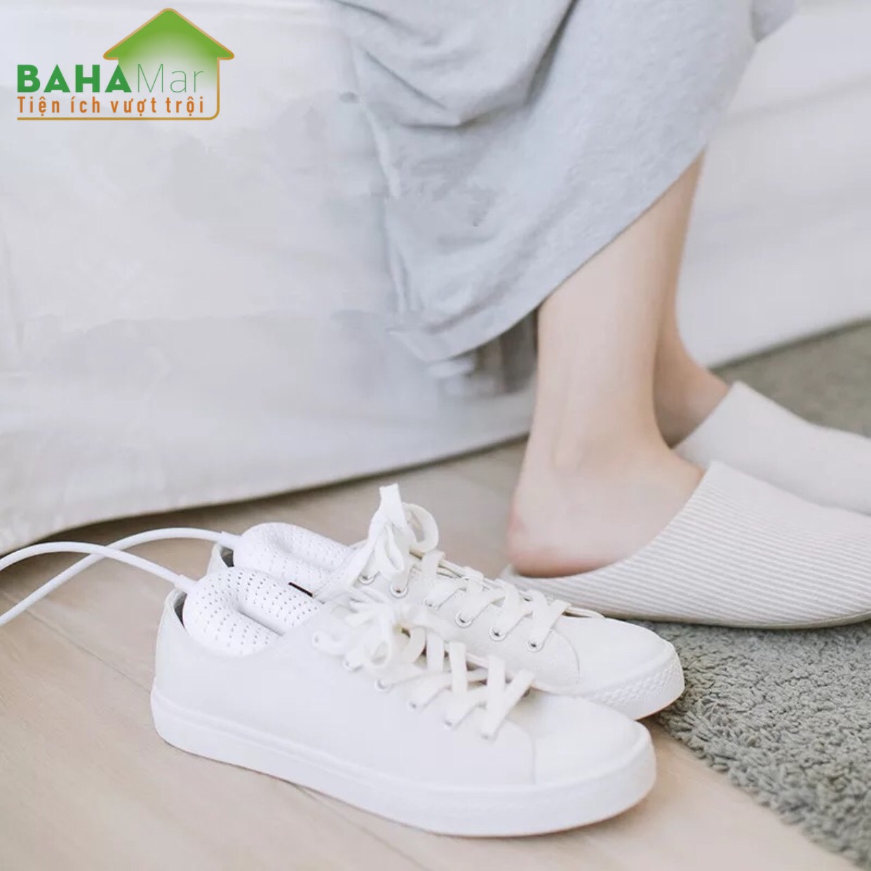 MÁY SẤY KHÔ GIÀY BẰNG ĐIỆN CÓ KHỬ TRÙNG UV KHỬ MÙI BAHAMAR giúp xử lý mùi hôi của giày và sấy khô giày