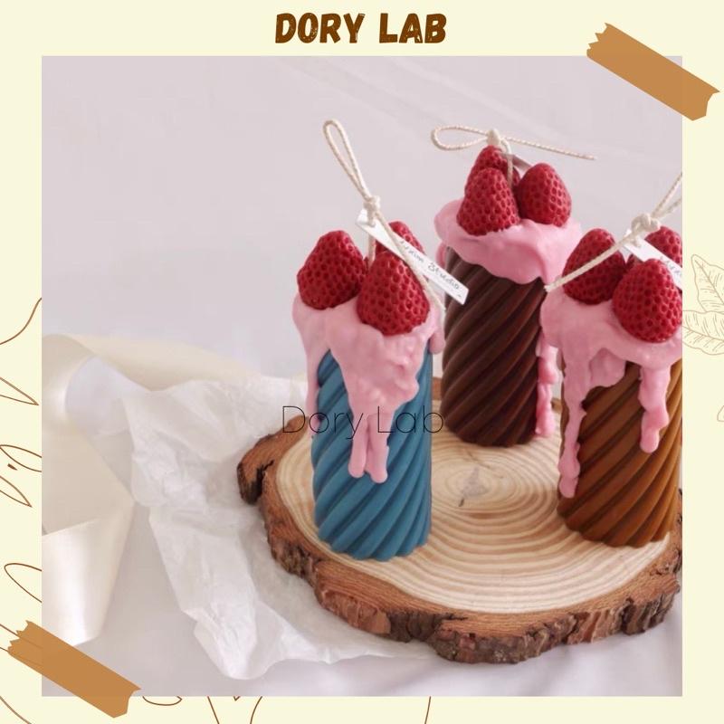 Nến Thơm Hình Trụ Xoắn Phủ Kem Dâu Tây Handmade, Phụ Kiện Decor, Quà Tặng - Dory Lab