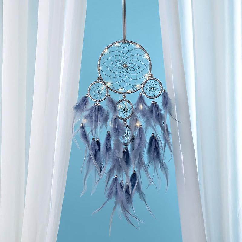 Dreamcatcher bằng sắt đính lông vũ và ngọc trai tinh tế trang trí nội thất