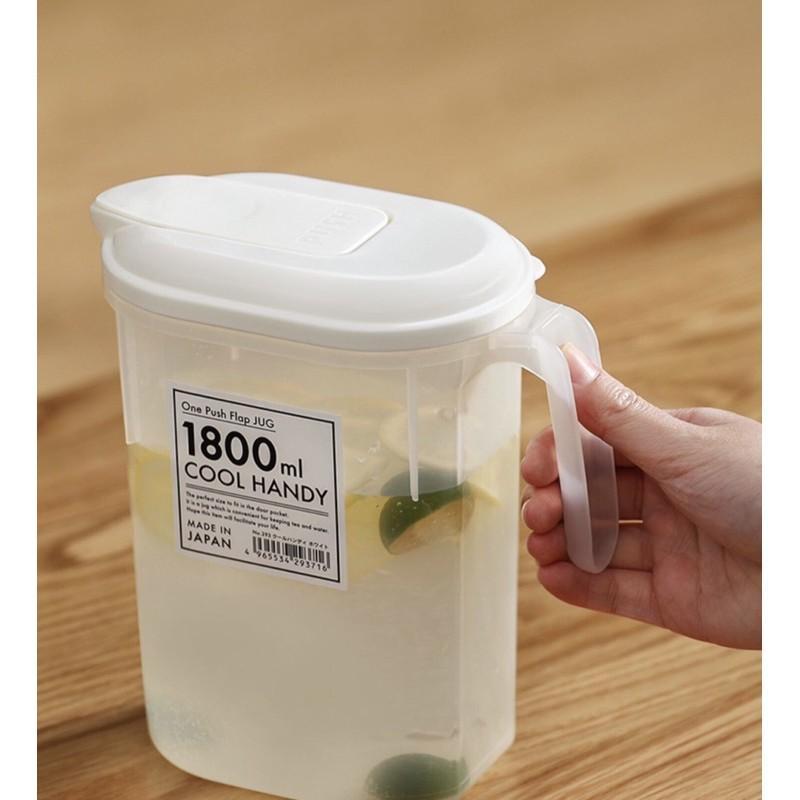 Bình đựng nước có tay cầm 1.8 lít