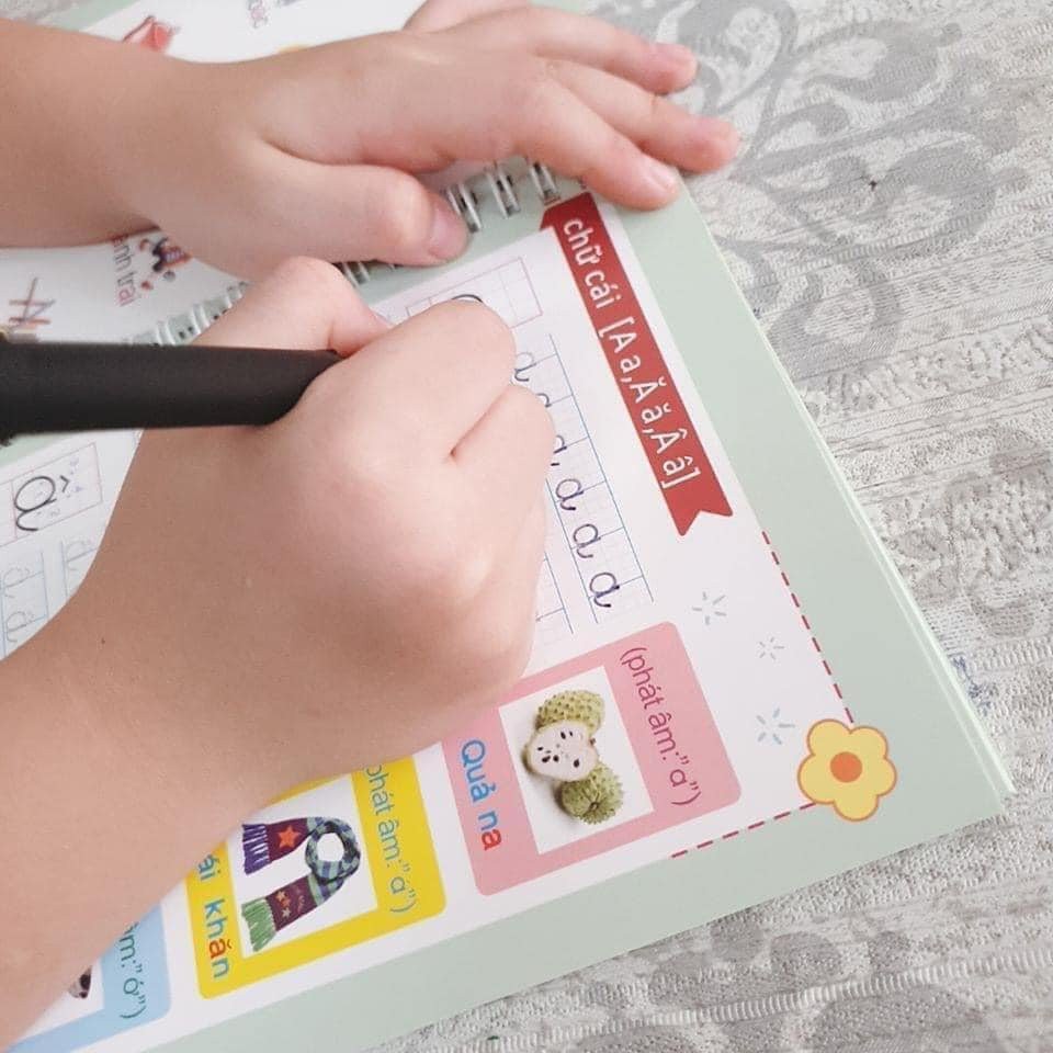 Bộ bút tự bay mực - Bút thần kỳ - Giúp bé hứng thú tập viết, tái sử dụng vở nhiều lần