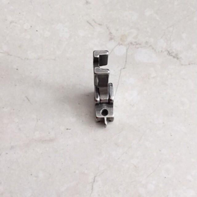 Chân vịt tra dây kéo giọt nước