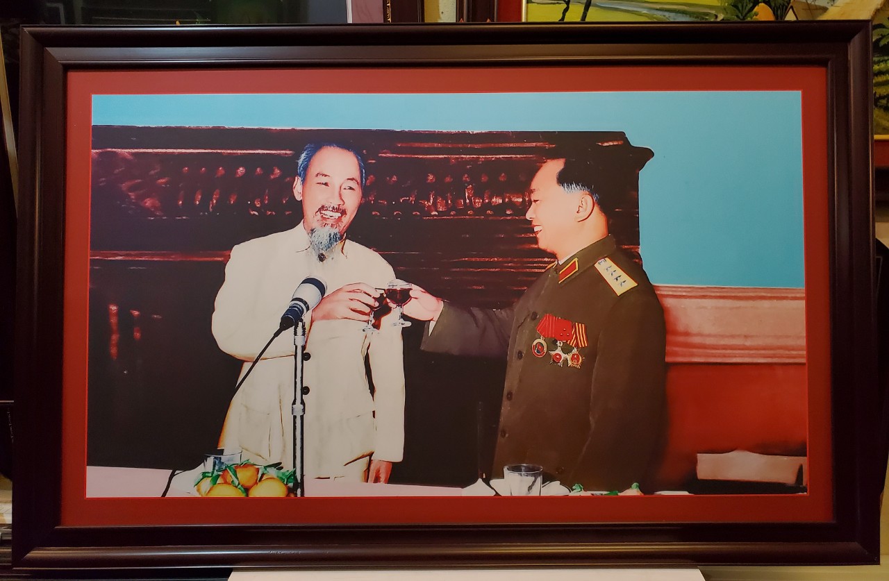 ẢNH GỐC IN DẦU - ĐẠI TƯỚNG VÕ NGUYÊN GIÁP & BÁC HỒ