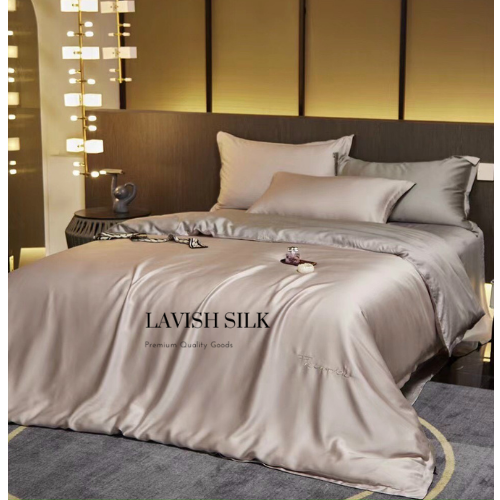 Trọn Bộ Ga Gối Lụa Kèm Chăn Sẵn Ruột + Tặng Bộ Quà Tặng Lavish Silk Cao Cấp - Xám Ghi Mix Hồng Phấn