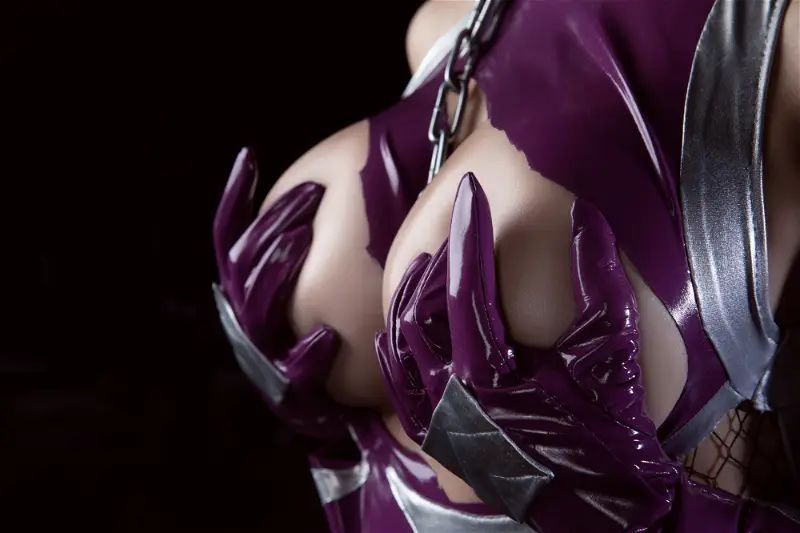 hình cosplay chapter 310 14