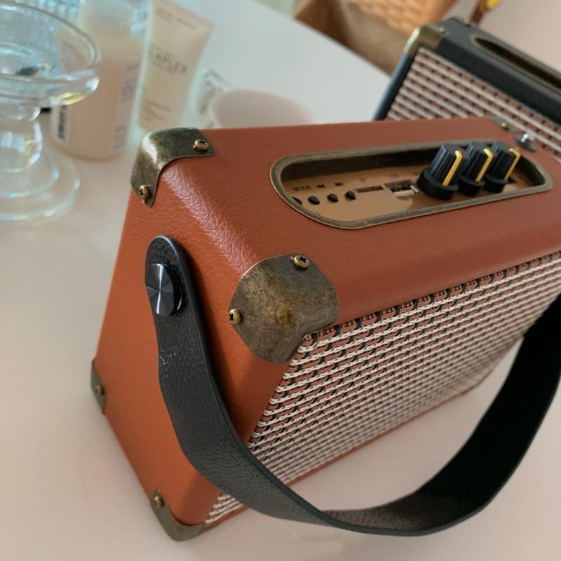 Trình phát nhạc phụ bằng gỗ di động ngoài trời Color: Brown