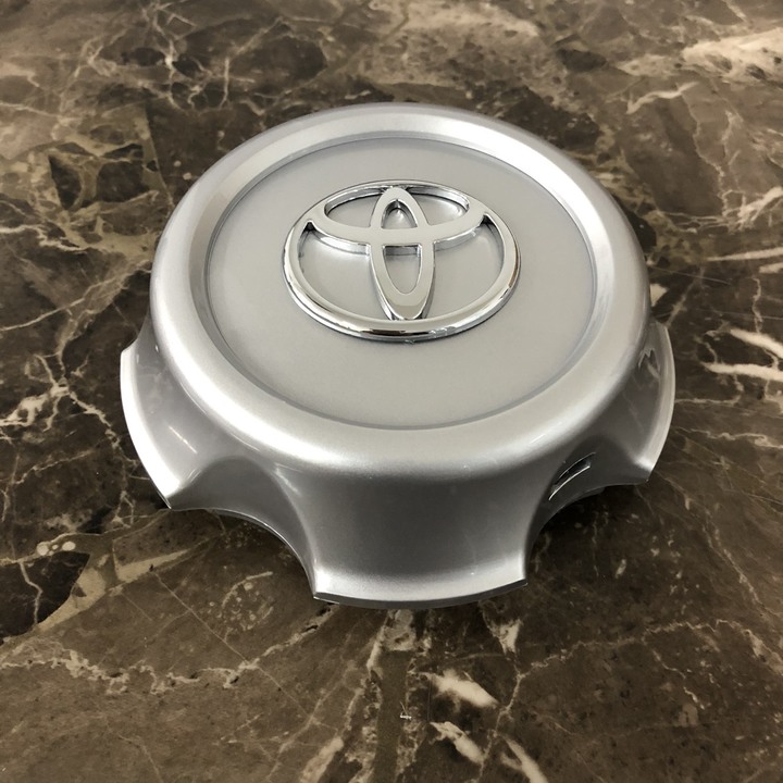 Logo chụp mâm, ốp lazang bánh sau xe ô tô dùng cho Toyota Land Cruiser 1998-2002 (TY-031)