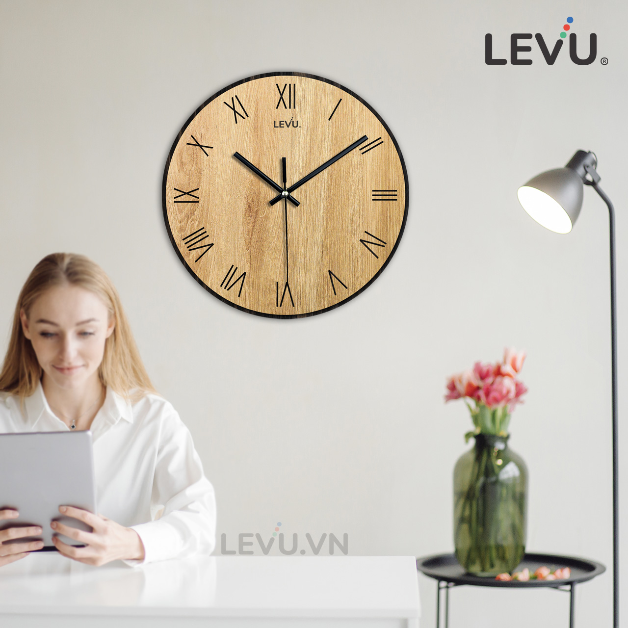 Đồng Hồ Treo Tường sang trọng LEVU DH17 số La Mã độc đáo