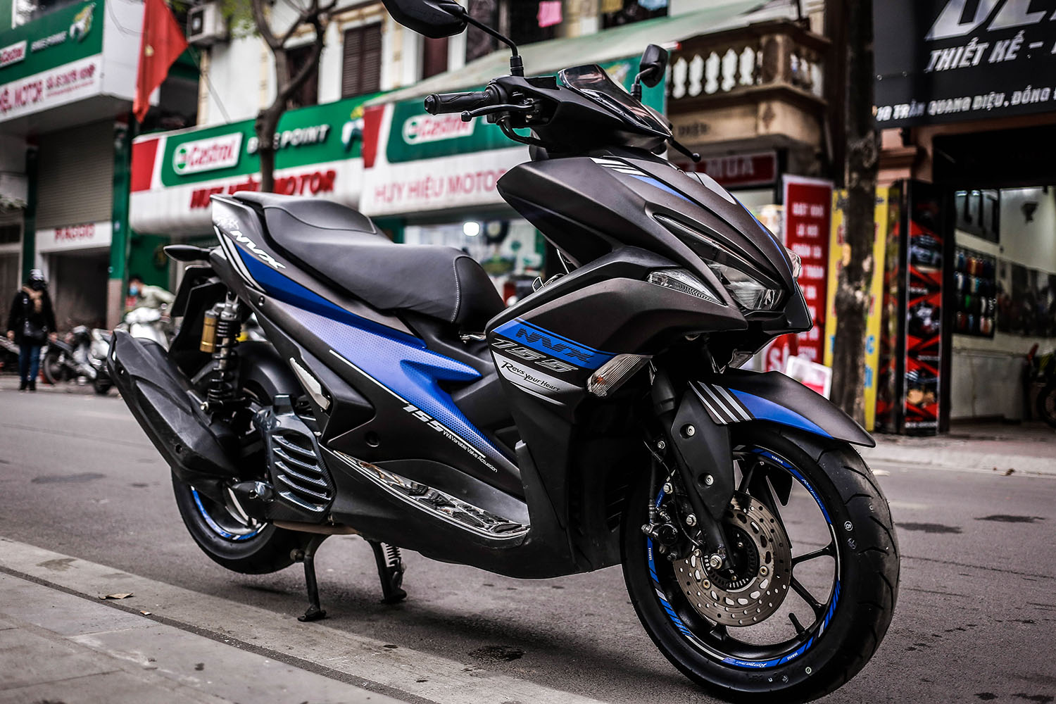 Tem trùm NVX Blue Racing