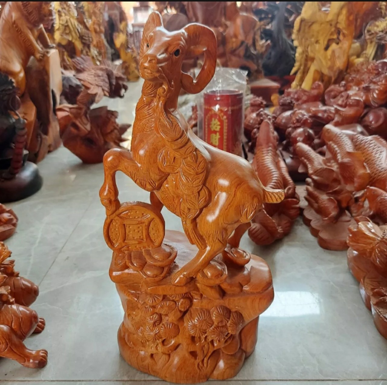 Ượng Con Dê  gỗ Hương Đá Cao 20 cm