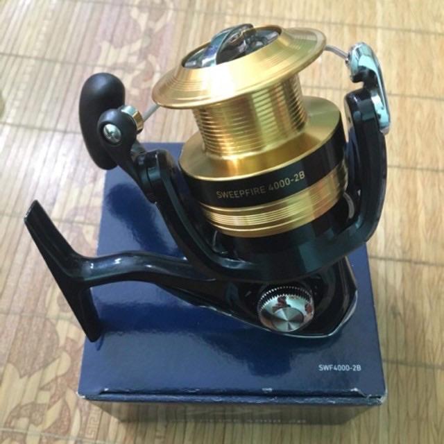 Máy câu cá DAIWA 4000 2b cực khoẻ mượt